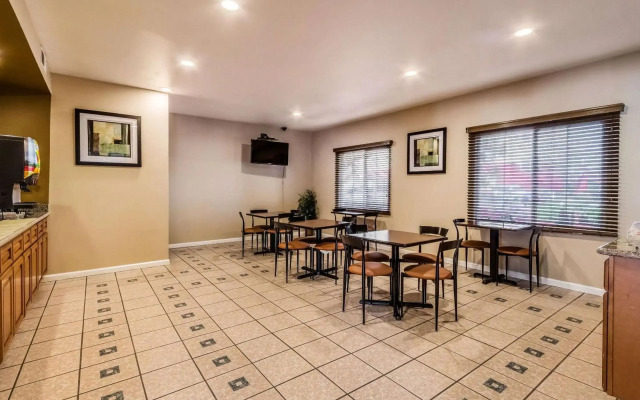 Quality Inn Fresno Near University