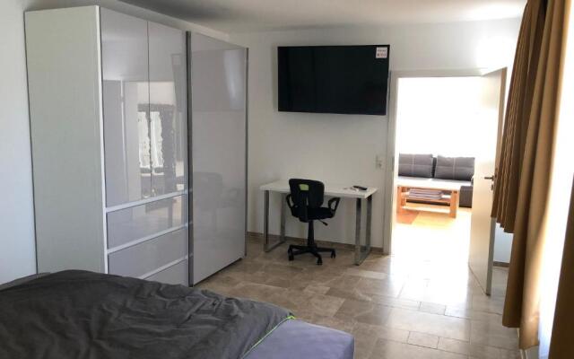 Ferienwohnung und Zimmer zum Donaublick