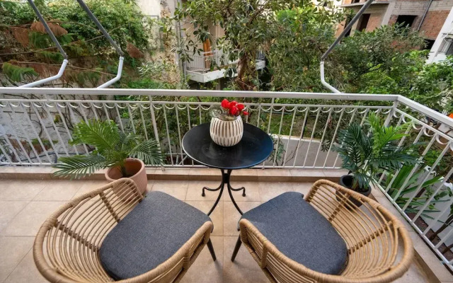 Seven Hills, Boutique Apartments