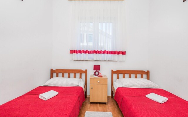 Awesome Home in Povljana With Wifi and 2 Bedrooms