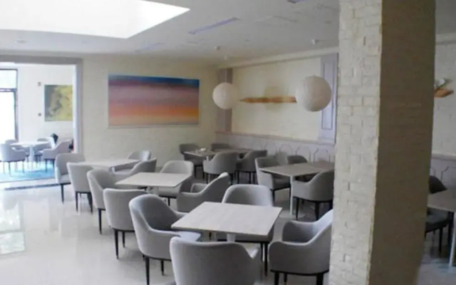 Ji Hotel (Tianjin Train Station Jinwan Square)