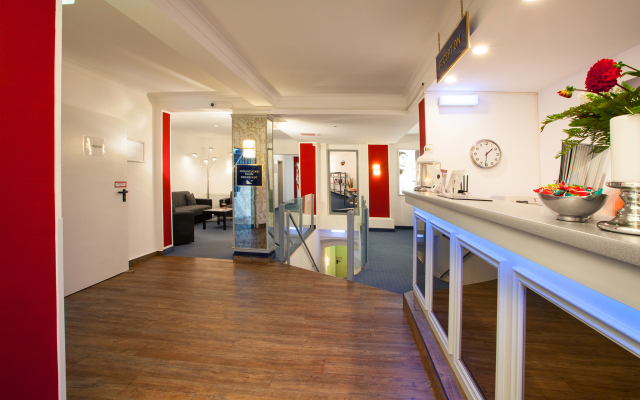 INA Hotel Royal