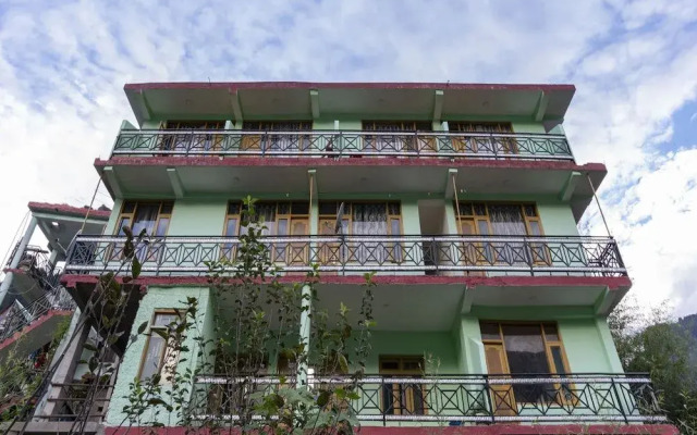 OYO Home 19573 Lush View Stay