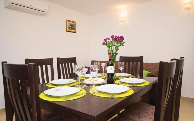 Stunning Home in Filipana With Wifi and 2 Bedrooms