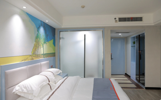 Junyi chain hotel Xintina Xiufeng Street store