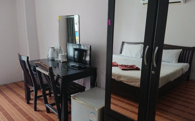 Happy Guesthouse