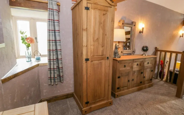 The Barn At Cae'R Fadog Isaf