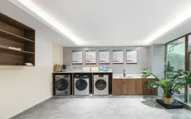 Yamei Hotel (Qingyuan Yiwu Trade City Branch)