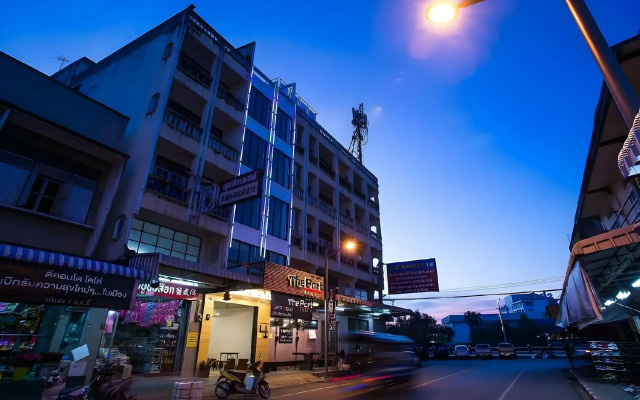 The Port Hostel By Suwatchai