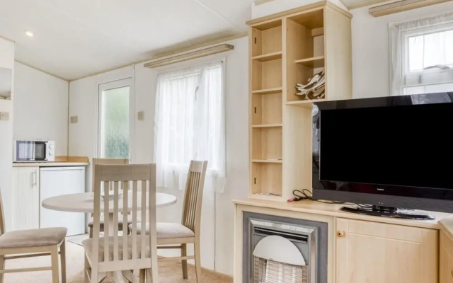 Serene Mobile Home in Hastings near Smugglers Adventure