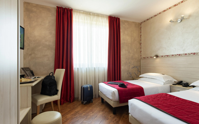 Simon Hotel