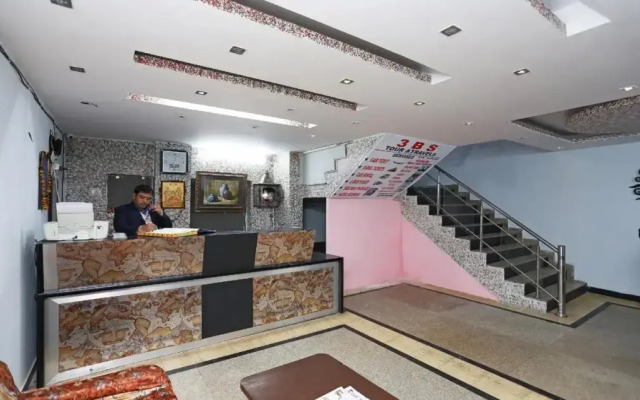 Hotel3BS Houses Dx by OYO Rooms