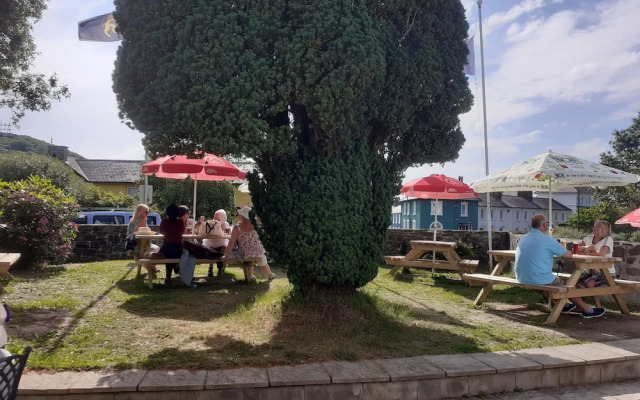 Feathers Hotel, Bar and Restaurant
