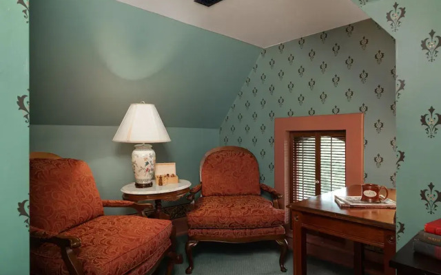 Inn at Pine Terrace