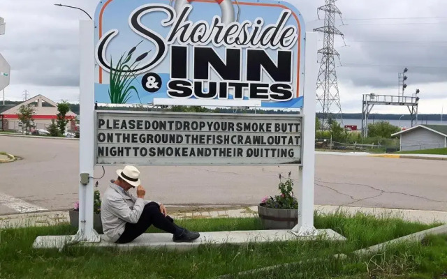 Shoreside Inn & Suites