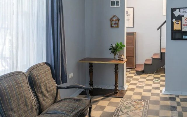 Garden Floor Flat in The Galata