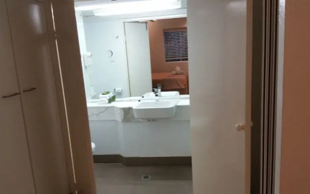 Seascape Holidays - Club Tropical Apts