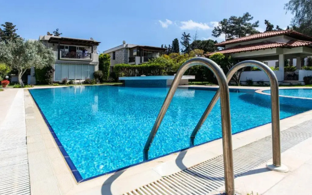 Luxury Villa With Shared Pool in Bodrum Ortakent