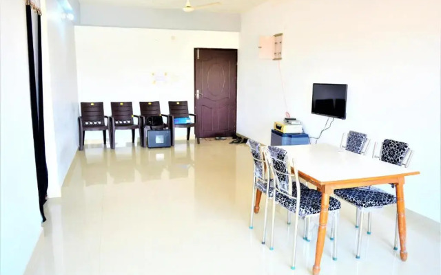 Pretty Garden View, 3BHK Furnished Flat near Kashi Vishwanath Temple
