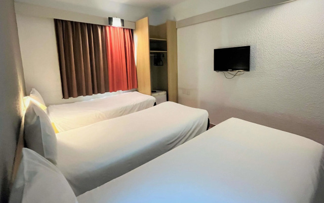 Ibis Santos Gonzaga Praia