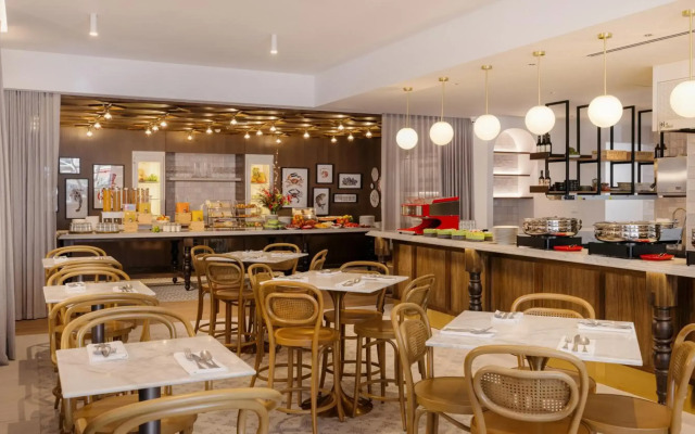 Hotel Indigo Melbourne on Flinders by IHG