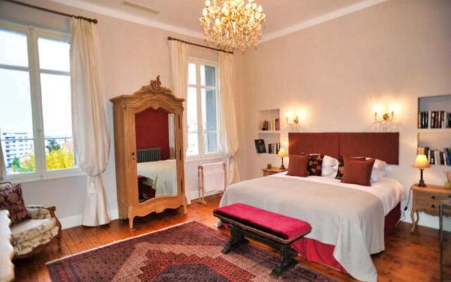 Beautiful early 1900's classic villa sea views