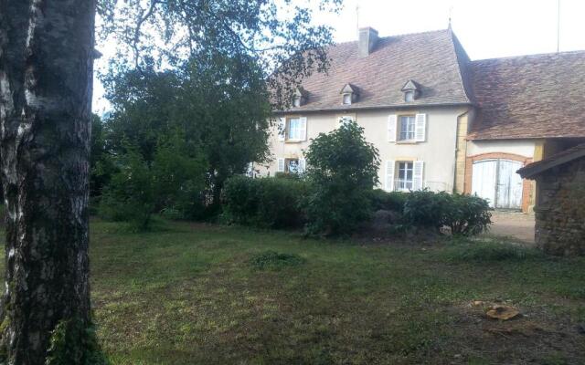 Propriete Familiale Merle Proche Paray Le Monial