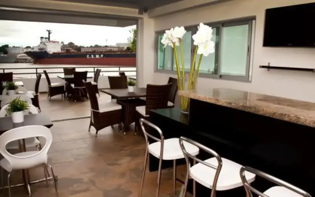 Hostal Marina Real