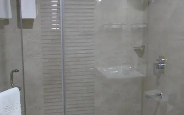 Arna Hotel