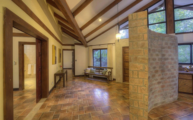 Hacienda La Pacífica Eco-Lodge