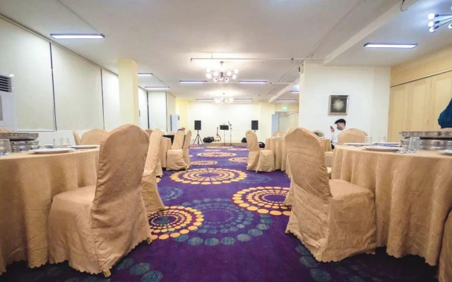 Aman Hills Hotel