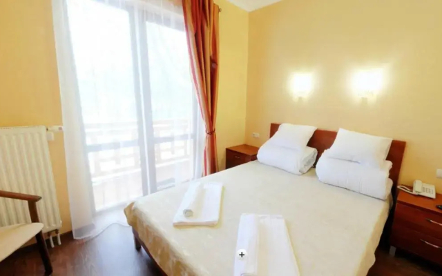Hotel Forward Pool&Sauna