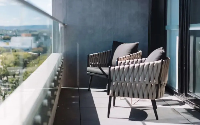 Perfect Located 1-bed With Great Views