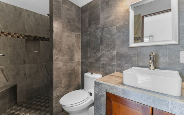 Luxury 4BR Villa with Pool