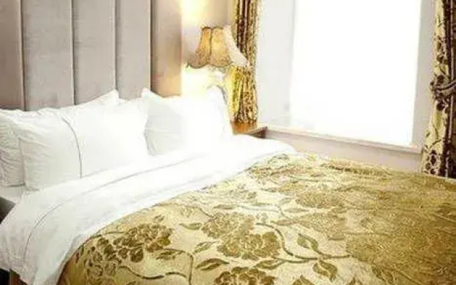 Chengdu House Hotel