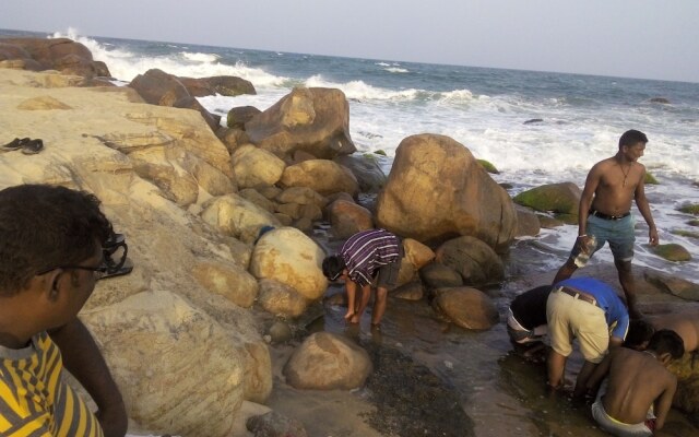 20 House Arugam