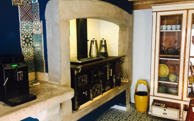 LUXa Charm House by LovelyStay