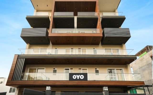 Super OYO Townhouse MA-32