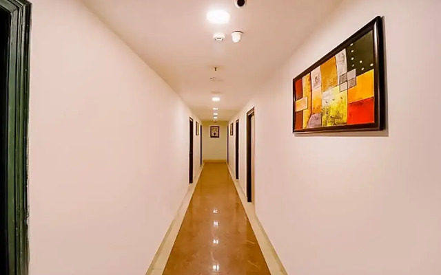 Roomshala 173 Hotel Royal Inn