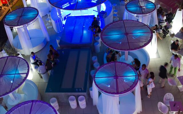 Apolo Suites Rentalmar