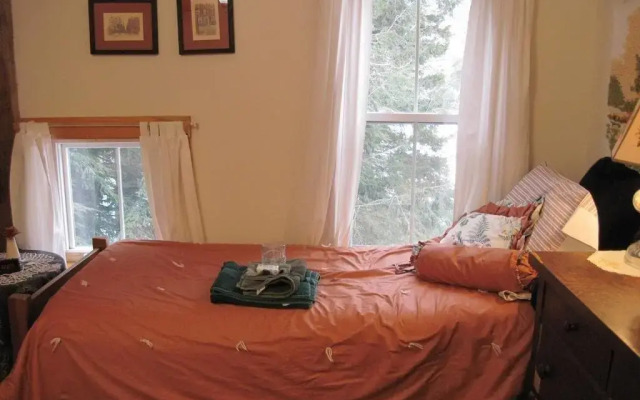 Maple House Bed & Breakfast