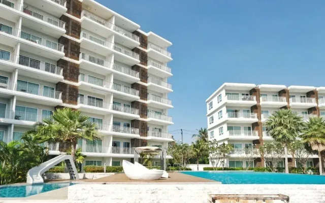 The Sea Condominium A22