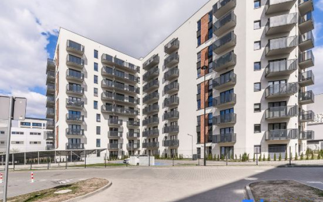 Lumina apartment with patio and parking