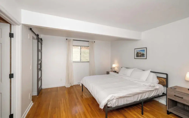 Top Notch City Escape w King Bed