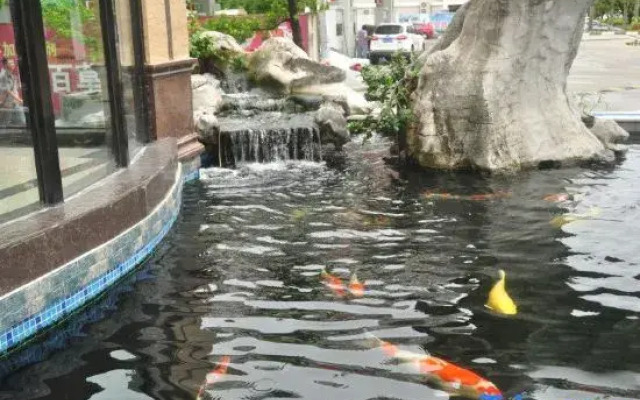 Bless Hotel (Beihai RT-Mart High-speed Railway Station)