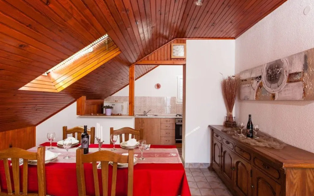 Modern Holiday Home in Podstrana With Pool