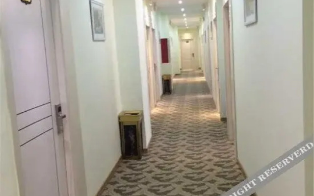 Pod Inn Hotel (Zhenjiang Dagang South Station Beihu Park)