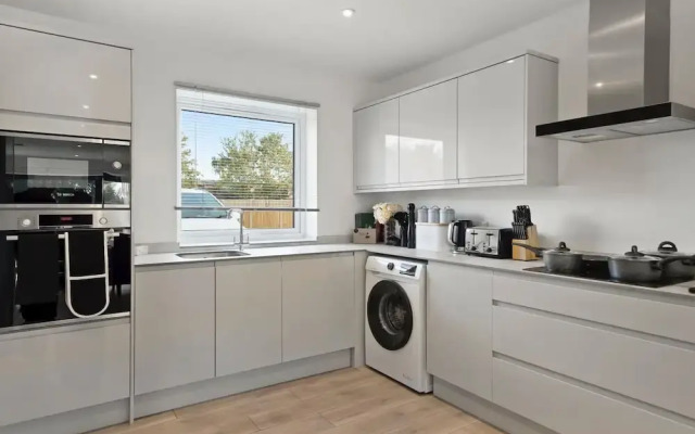New Built House In Kent Sleeps 7
