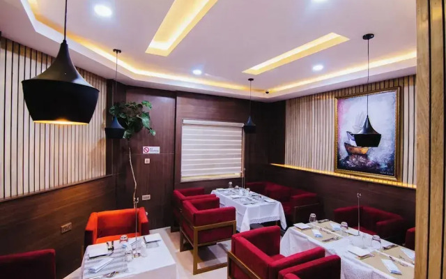 Bon Hotel Royal Parklane
