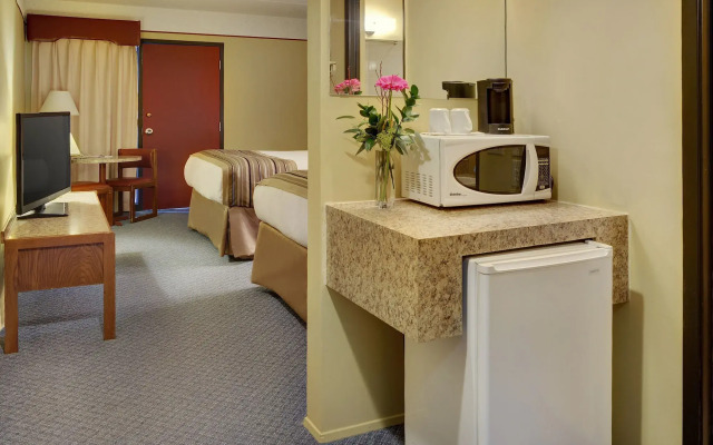 Kindersley Inn